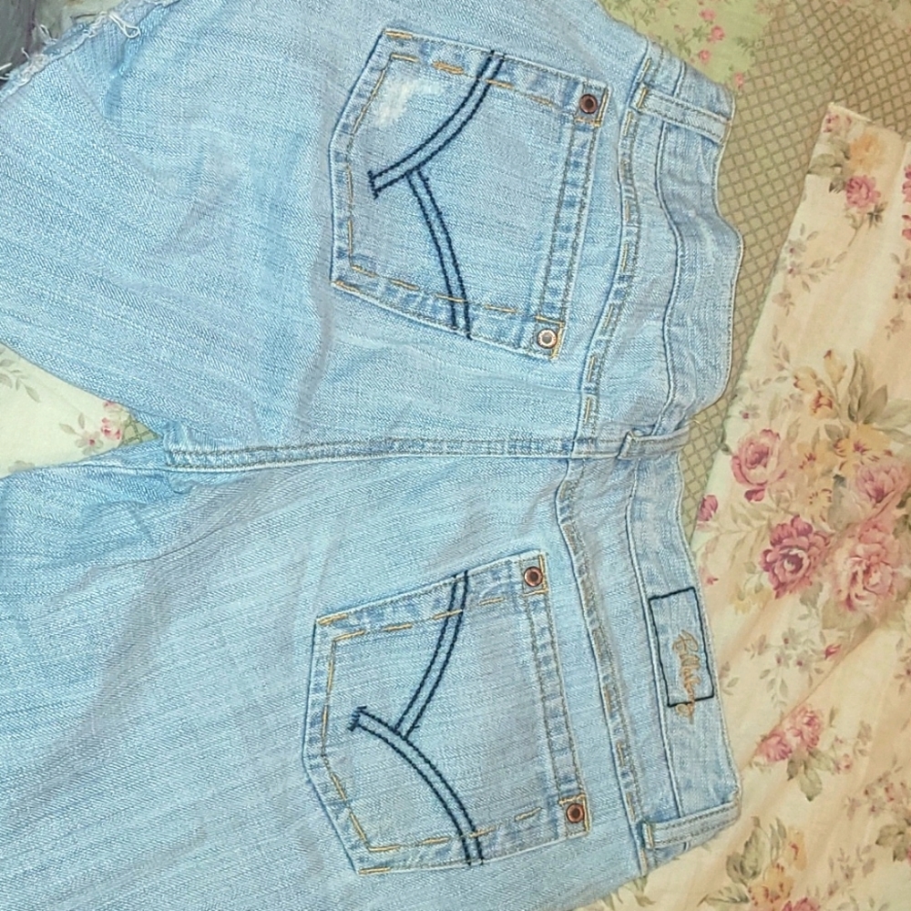 Billabong light denim cut off jean shorts - Picture 3 of 4